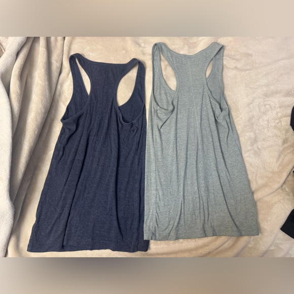 Tank top bundle - Picture 2 of 4